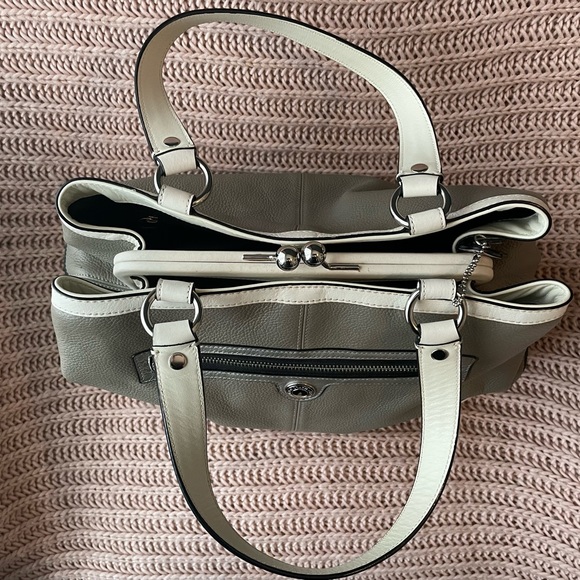 COACH Laura Spectator Satchel. All Pebble Grain Leather. Gray with White/Black. - Picture 4 of 10